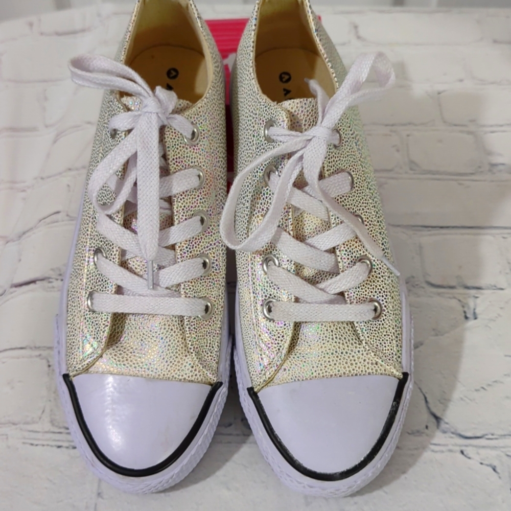 Airwalk Womens Legacee Sneaker Irredecent Texture Color SZ 7.5